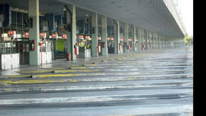 Los choferes de larga distancia hicieron un paro para reclamar aumentos..