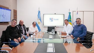 ENCUENTRO. Las nuevas autoridades de SCIPA, con el secretario de Gobierno, Santiago Laurent.