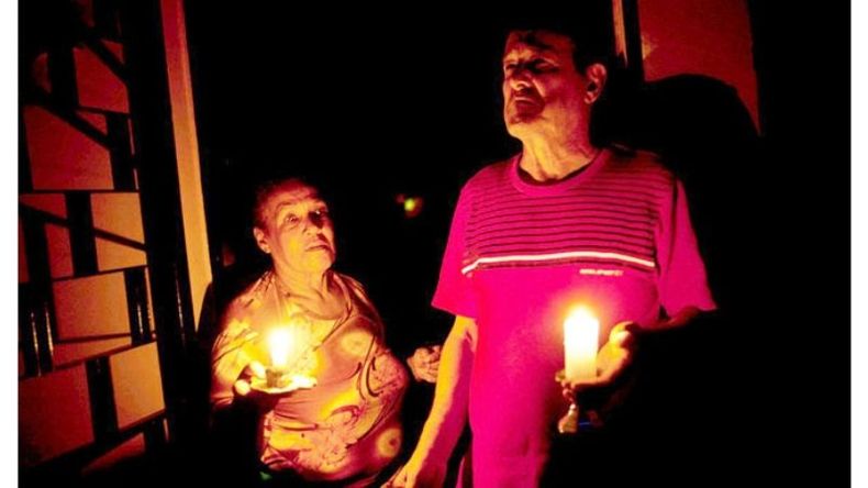 LARGA ESPERA. Otro corte de luz, demasiado prolongado. .