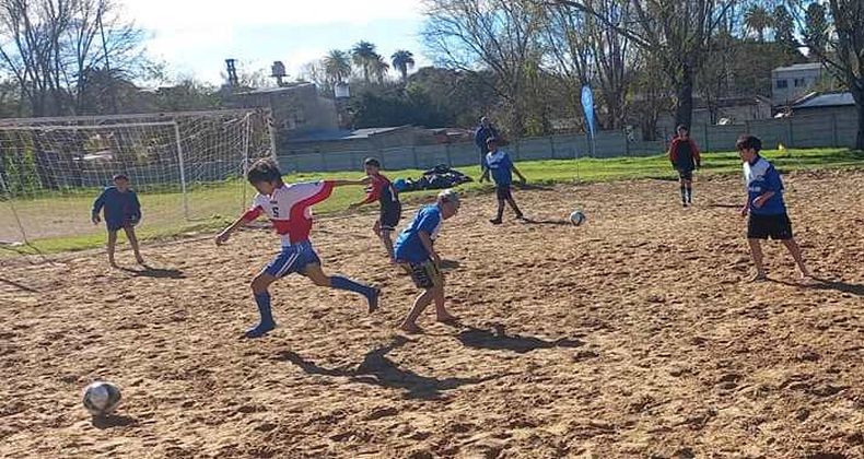 JUEGO. Las chicas de Muni Pilar/Gauchitos ganaron la etapa Local.