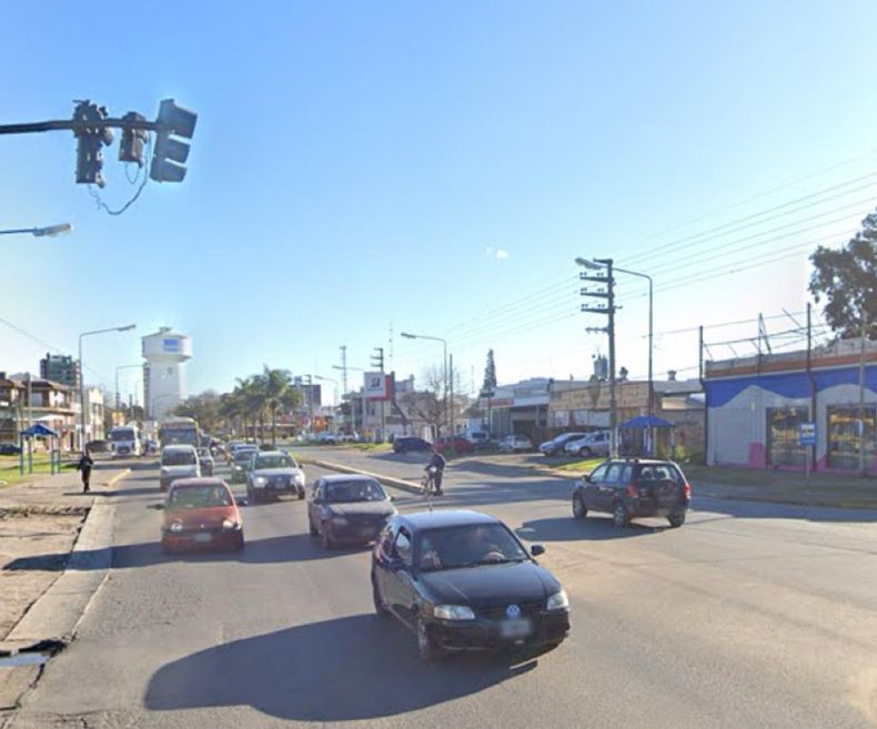 El semáforo de Ruta 8 y Sanguinetti dejó de funcionar hace varios días.&nbsp;