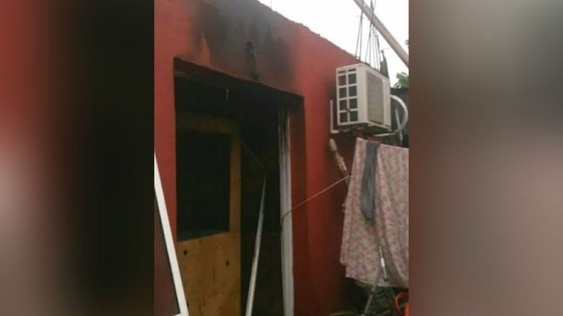 Varios ambientes terminaron incendiados..