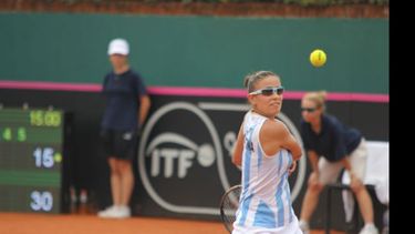 Ormaechea le da de revés. La sunchalense puso 2-0 la serie que se definirá hoy..