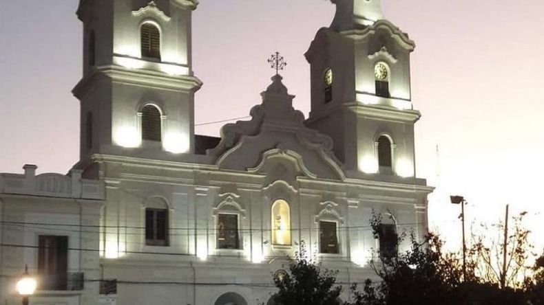 Después de cuatro meses de trabajos, descubrieron la fachada de la Iglesia de Pilar. .