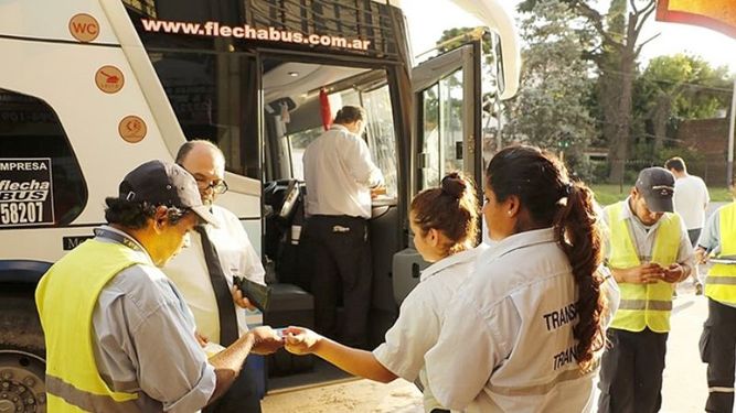Controles a micros de larga distancia