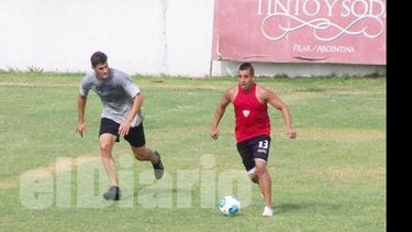 Los jugadores de Fénix harán fútbol en el estadio, hoy por la mañana..
