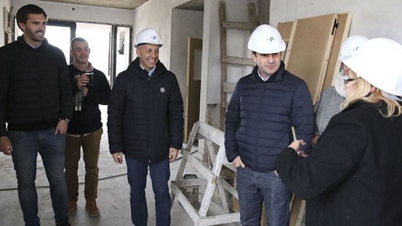 CASCOS. Ducoté, en las últimas horas de anuncios antes de las PASO. .