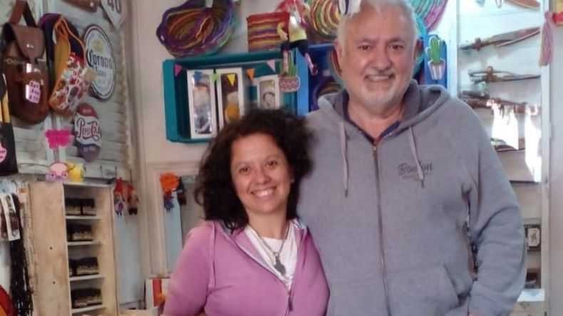 Carla y Sergio, al frente de La Baulera, que este mes cumple 10 años. .