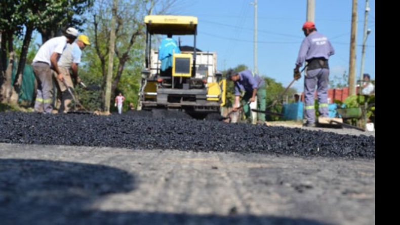 TRABAJADORES. Ducoté aseguro que su intención no es reeducir la planta de empleados municipales..