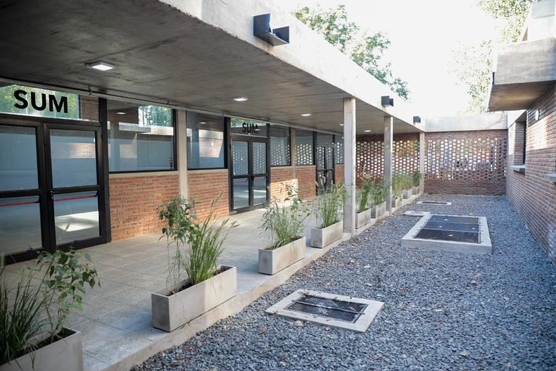 La Escuela Técnica Nº4 de Villa Rosa se inauguró este lunes.