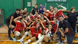 Derqui y su festejo en San Andrés. Derqui y su festejo en San Andrés.