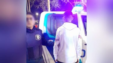 El detenido tiene 16 años y amenazó a su vecinos con un arma blanca.&nbsp;