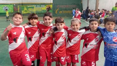 La formación de la categoría 2016 de Sportivo Pilar.
