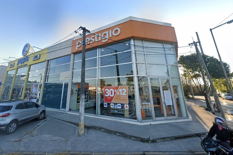 La pinturería asaltada en Escobar.