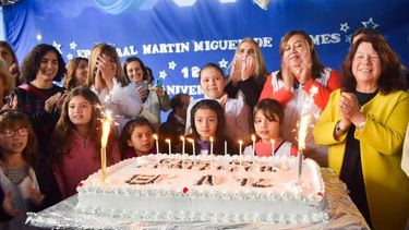 ¡Felices 125 años Escuela Primaria N°12! Una alegría celebrar junto a su comunidad, su historia y su presente. Nuestro cariño a su institución que día a día crece gracias al trabajo de sus docentes, auxiliares, estudiantes y familias de #Zelaya. Educación Pilar.