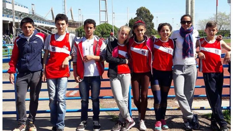 PREPARADOS. La delegación pilarense que compitió en el Provincial de Cadetes..