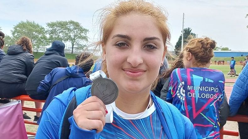 Iara Chionetti, Plata en Disco. .