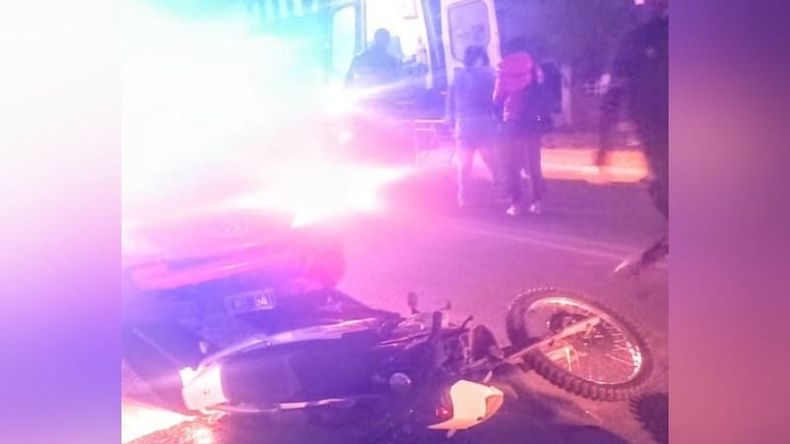 El motociclista sufrió traumatismos en miembros superiores. Foto @juancaimpacto.