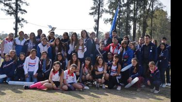 La delegación de Pilar que participó en el lanzamiento de los Juegos Regionales..