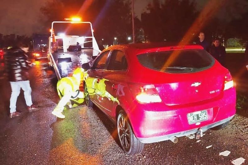 El conductor chocó contra un neumático que se encontraba tirado en la autopista.&nbsp;