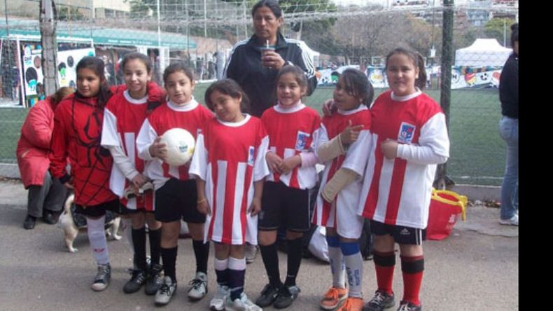 Las chicas se quedaron con el título..