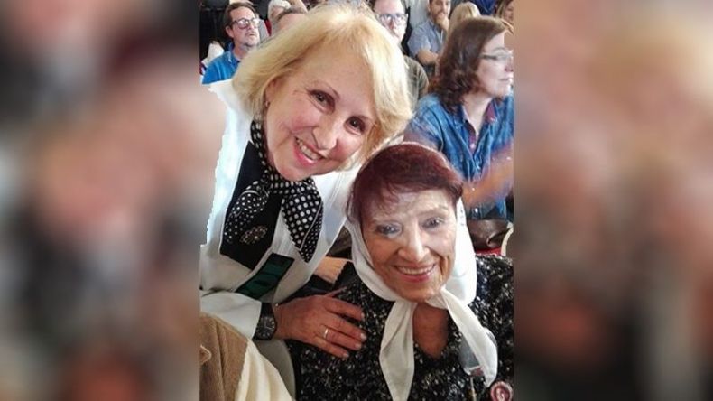 CANDIDATA. Ortega Sanz con Taty Almeida, de Madres de Plaza de Mayo..