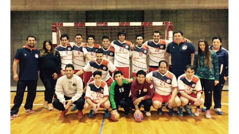 APUESTA. El primer equipo de Muni Pilar quiere subir de categoría..