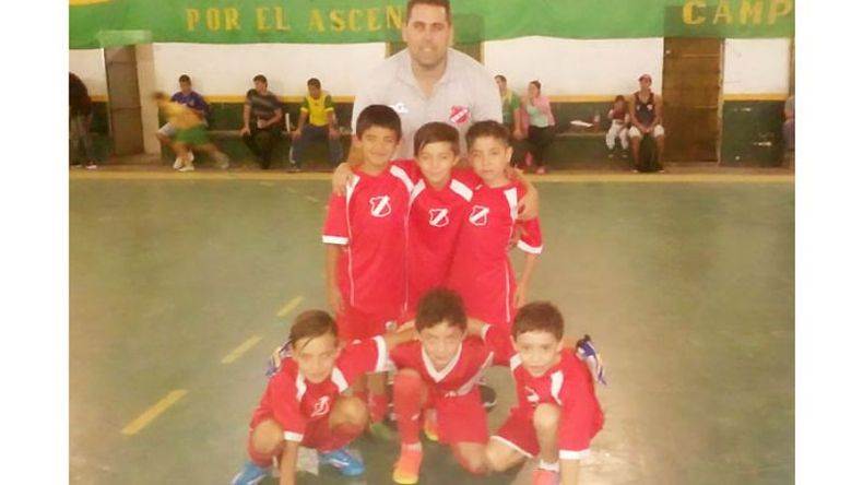 CAÍDA. La 2010 de Sportivo, que perdió 5-3 frente a El Sol..