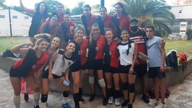 EQUIPO. Derqui disputará la Quinta División femenina metropolitana..