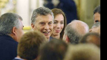 RODEADO. Macri festejó la asistencia de varios gobernadores..