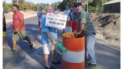 NO AL BASURAL. El pedido de los vecinos en la protesta de enero..