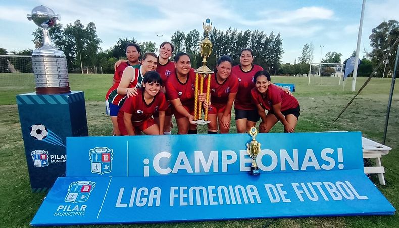 CAMPEONAS. Guerreras FC se quedaron con la Zona B de la Liga Municipal.