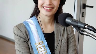 Visita. Belén Obregón, flamante reina de Pilar, estuvo en el Multimedio. .
