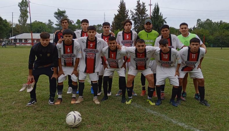 EQUIPO. La Sub 21 de Villa Rosa sumó de a tres como local y da pelea.