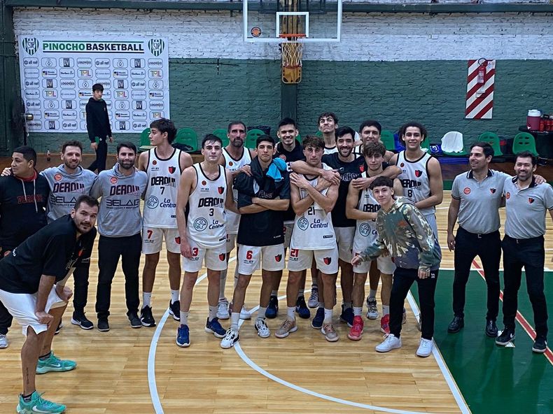 Presidente Derqui celebró asegurar su lugar en los playoffs en Villa Urquiza.
