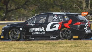 LÍDER DEL TORNEO. El Toyota Cross de Rossi logró el 4º tiempo en la clasificación.