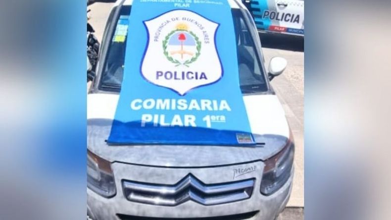 El automóvil fue interceptado hoy en el centro de Pilar. .