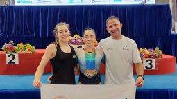 Delegación Pilar en el Sudamnericano: Ange Bottazzini, Julieta Lucas con las medallas y Guillermo Echeveste. Delegación Pilar en el Sudamnericano: Ange Bottazzini, Julieta Lucas con las medallas y Guillermo Echeveste.