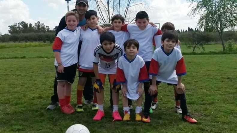 HOY. Arsenal saldrá a la cancha con la 2009/10 contra El Renuevo..