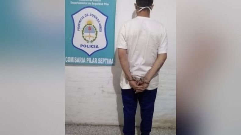 El detenido tiene 30 años y tenía una orden de restricción de acercamiento al hogar. .