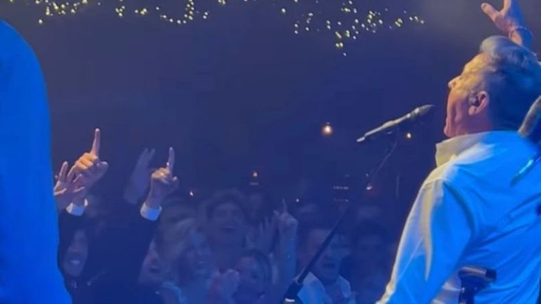 El show de Ricardo Montaner en la boda de su hijo. .