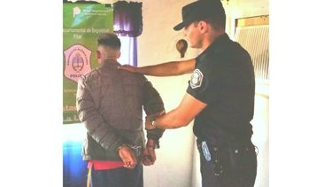 El detenido, en la dependencia policial..