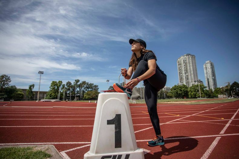 PREVIA. Casetta elonga en la pista del Cenard, donde entrena de cara a los Panamericanos de Chile.