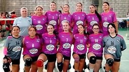 BUEN COMIENZO. La categoría Sub 16 de Sinergia se impuso 3-1 a Morón..
