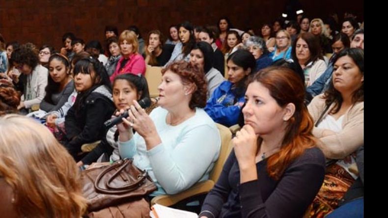 El Municipio realizó ayer un acto por el día de la No violencia de género..