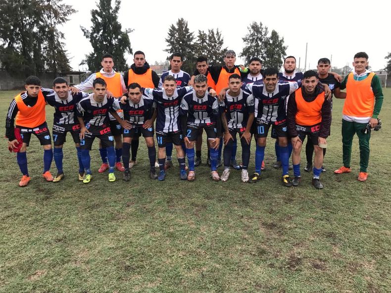 EQUIPO. Flecha Azul alcanzó los 7 puntos en la Clasificación B2.