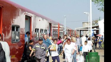 En la estación Villa Rosa, los pasajeros cuentan con una sola boletería..