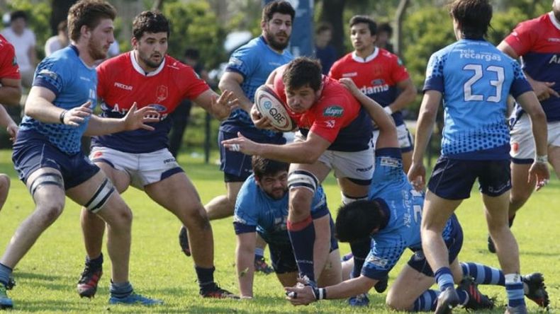 LUCHANDO. Blas Bonorino avanza con potencia entre muchos obstáculos..