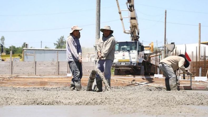 HORMIGÓN. Se colocó este viernes. Ahora sigue la estructura. .