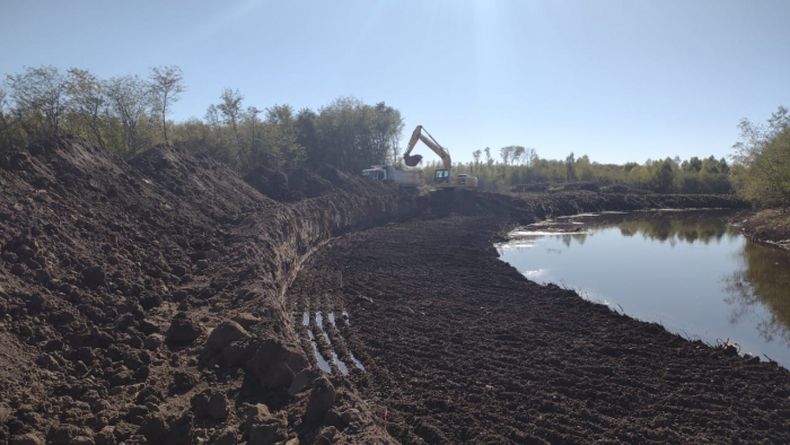 TRABAJOS. Las obras en el río Luján buscan mitigar el riesgo de desbordes. &nbsp;